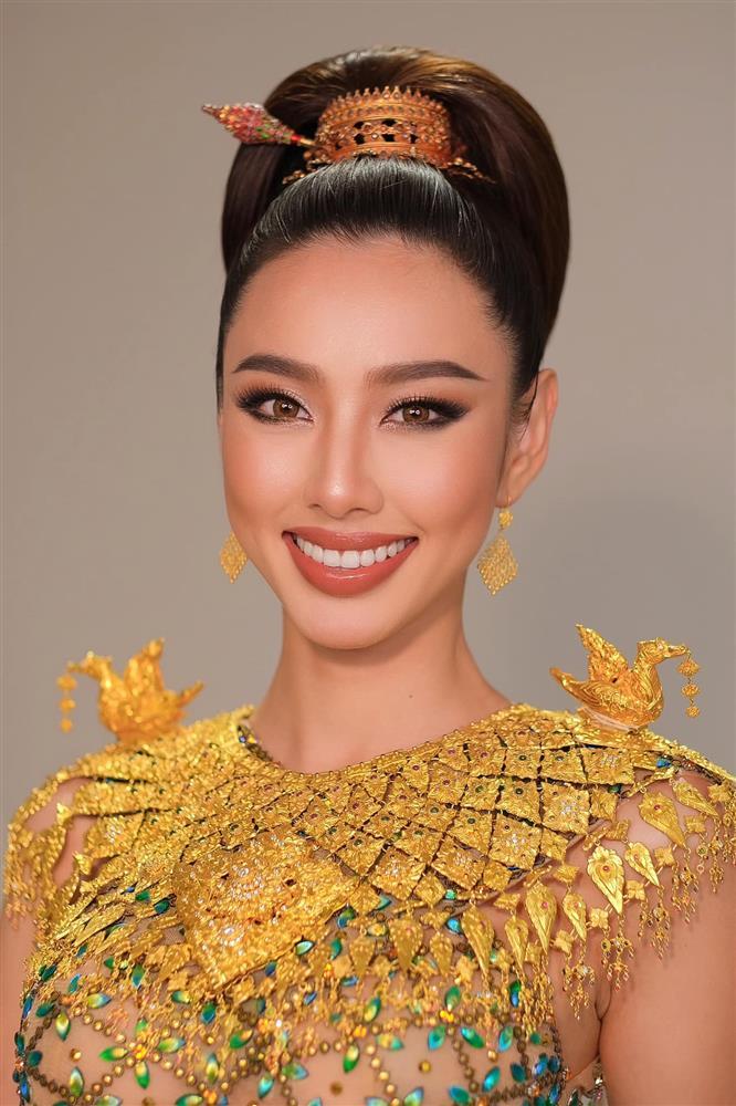 SHOCK: Thuy Tien wears 24 billion clothes, drops precious bracelets, making everyone's heart flutter - 9