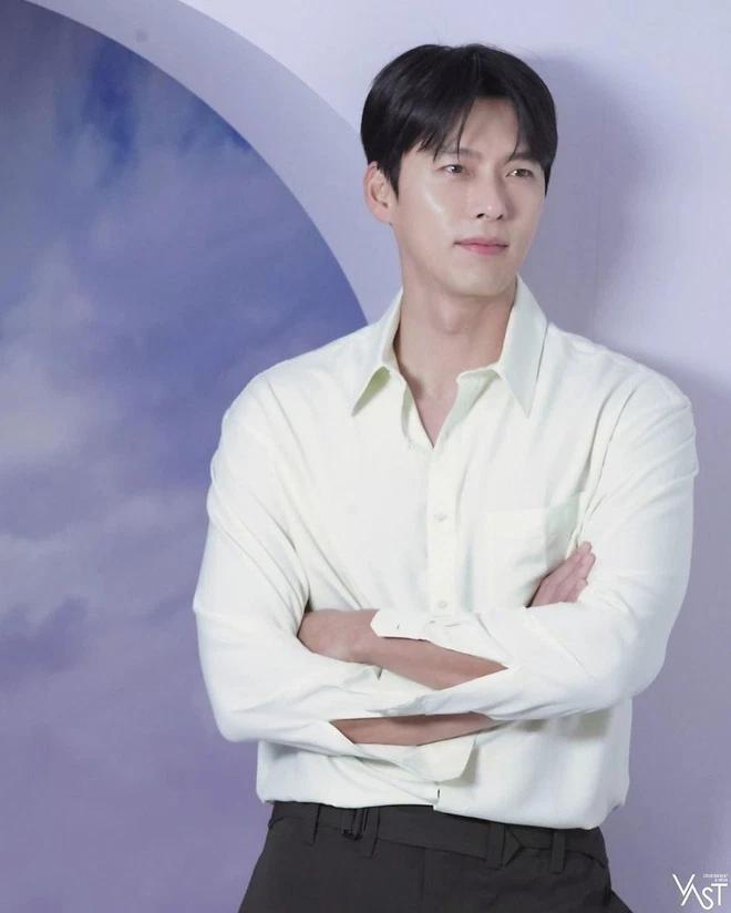 Lộ ảnh rõ mặt Hyun Bin trong ngày đầu đi làm sau đám cưới-4