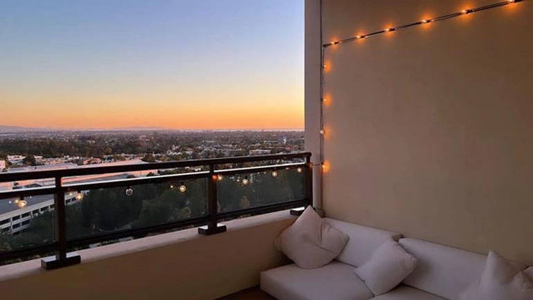 Tại sao Brooklyn Beckham và vợ đeo răng khôn bọc vàng của nhau?-7