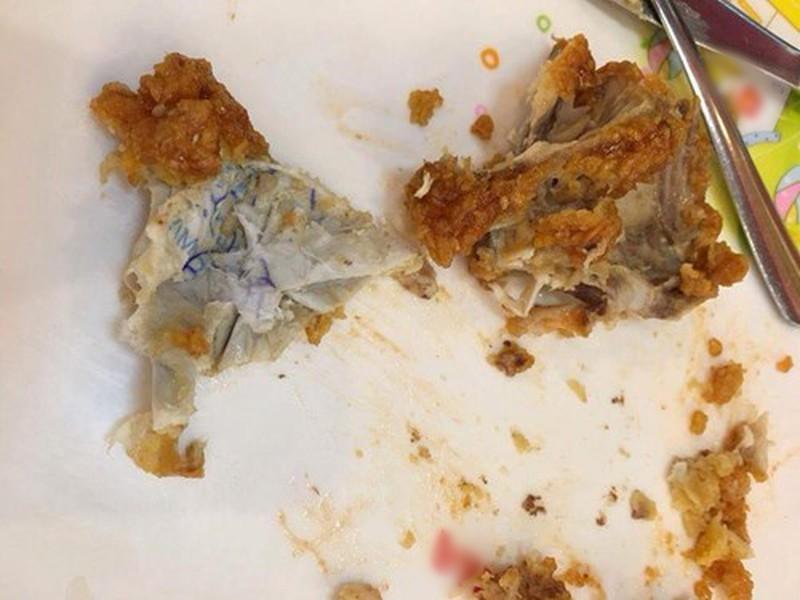 Hết hồn món gà rán trắng ởn của thương hiệu nổi tiếng đình đám-6