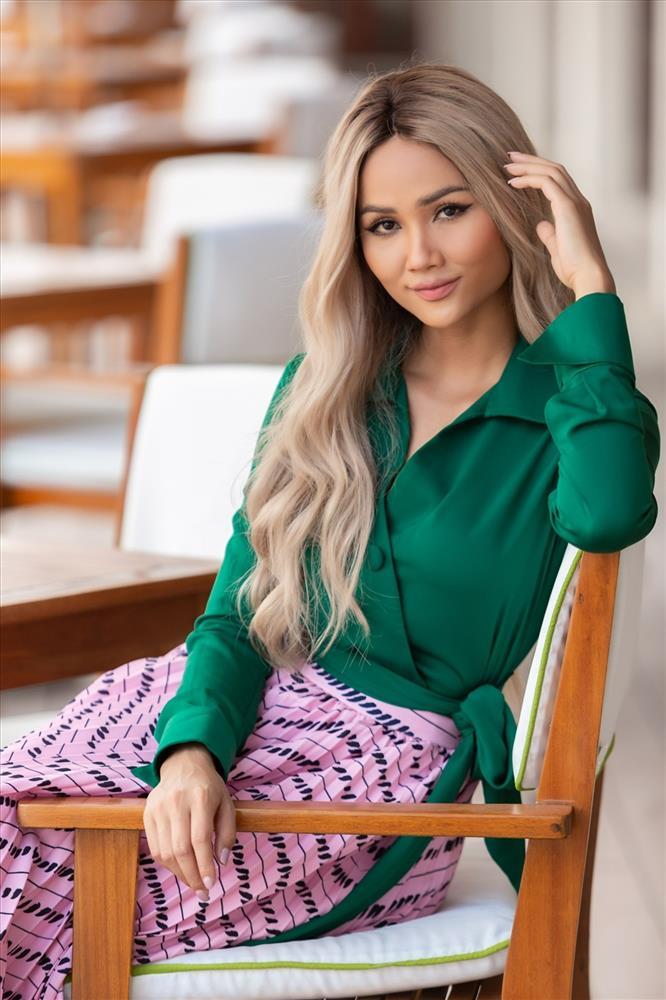 Mỹ nhân Việt có thù với tóc giả: Thùy Tiên top 2, ai top 1?-18