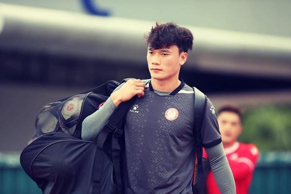 Goalkeeper Bui Tien Dung is in danger of being expelled from Ho Chi Minh City Club