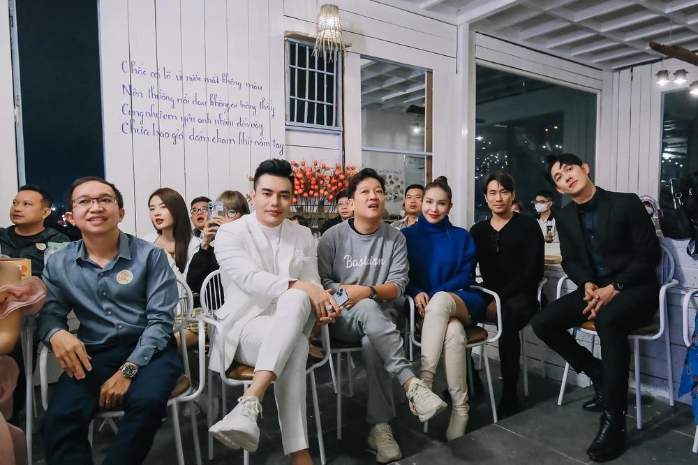 Cát Phượng lẻ bóng dự đám cưới Tiết Cương: Toang Kiều Minh Tuấn?-4