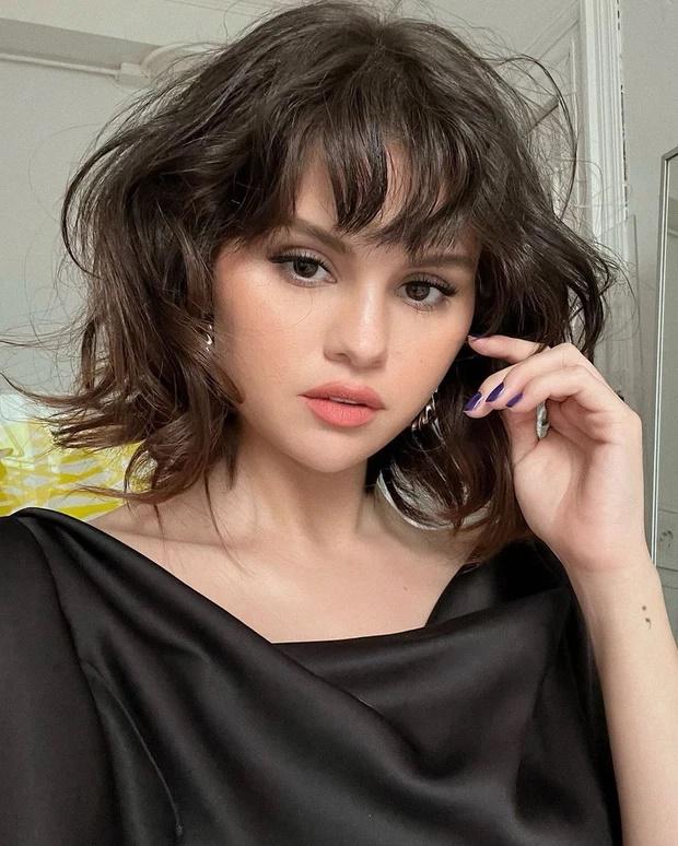 Tá hoả nhan sắc Selena Gomez mặt sưng vù đơ cứng khác xa trên MXH-4