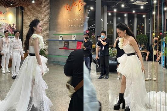 Hương Giang đẹp không góc chết dù hình chụp lén cam thường