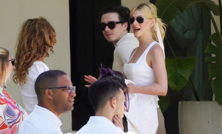 David Beckham tặng ô tô nửa triệu đô, bật khóc trong đám cưới con trai-1