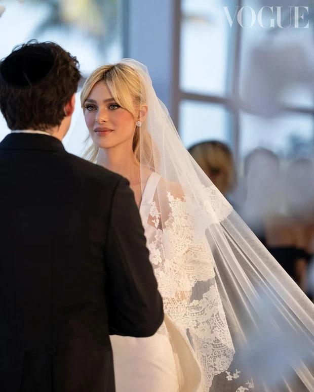 Brooklyn Beckham lấy vợ, Mai Phương Thúy phán đám cưới 4 câu-4