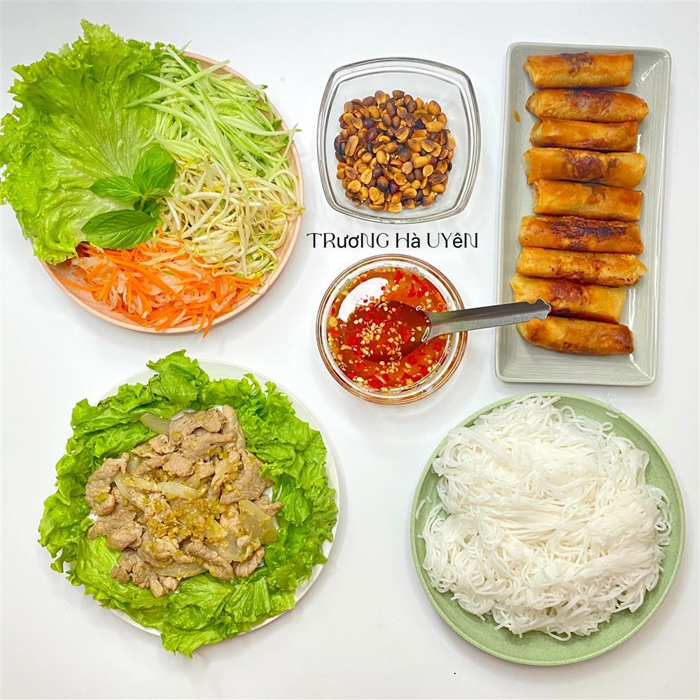 Mâm cơm sinh viên chỉ 50k, gen Z nhìn mà ứa nước miếng thèm-6