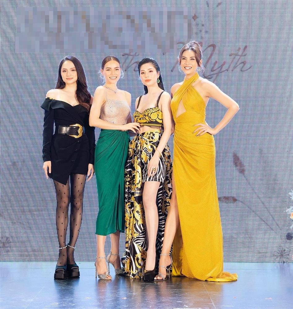 Mỹ nhân Vbiz cao như sào, Hà Hồ và Hương Giang làm không lại-1