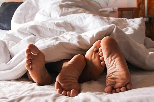 Yêu cuồng nhiệt, người phụ nữ nhập viện trong tình trạng chảy nhiều máu-3