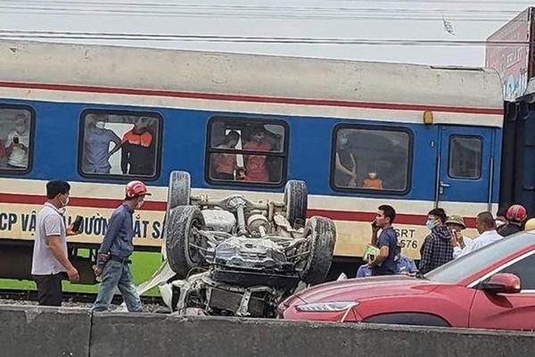 Người phụ nữ mất cả tứ chi vì điện giật khi dùng cây sắt hái xoài cho con-3