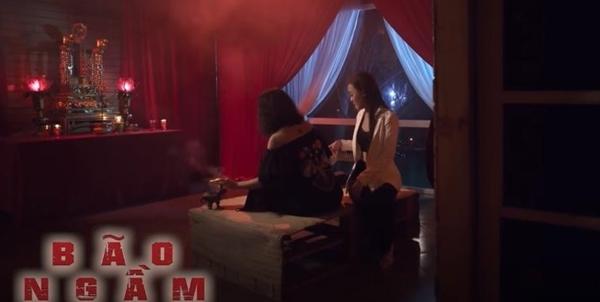 Bão Ngầm tập 36, lộ cảnh ân ái của bà trùm Ong chúa-1