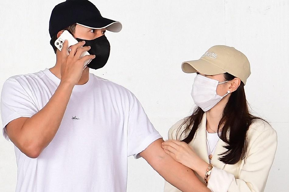 Hyun Bin - Son Ye Jin gặp sự cố ngay khi đáp xuống sân bay Mỹ-5