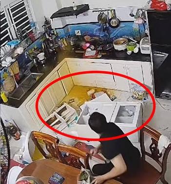 Tủ bếp rơi vỡ toang, cô gái suýt chết trong chính căn bếp nhà mình-4