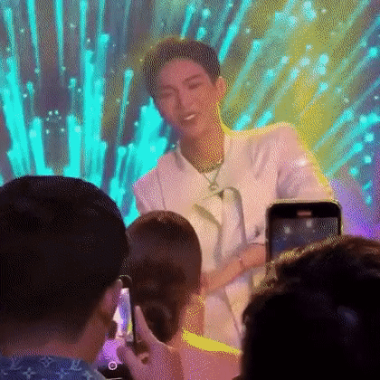 Erik tận dụng Hồ Ngọc Hà để chứng minh không hát nhép?-2