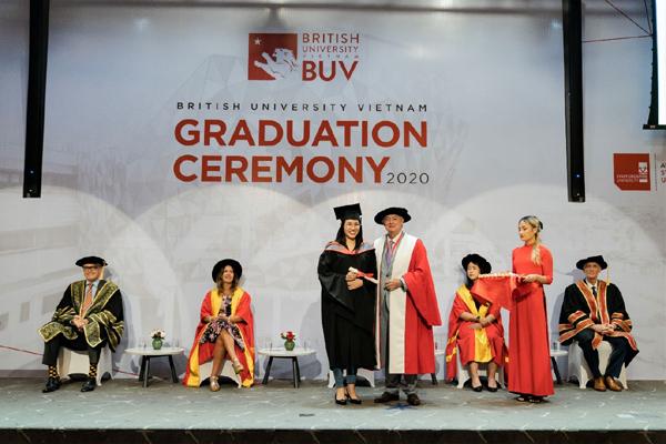 Du học không gián đoạn với chương trình dự bị đại học quốc tế-2