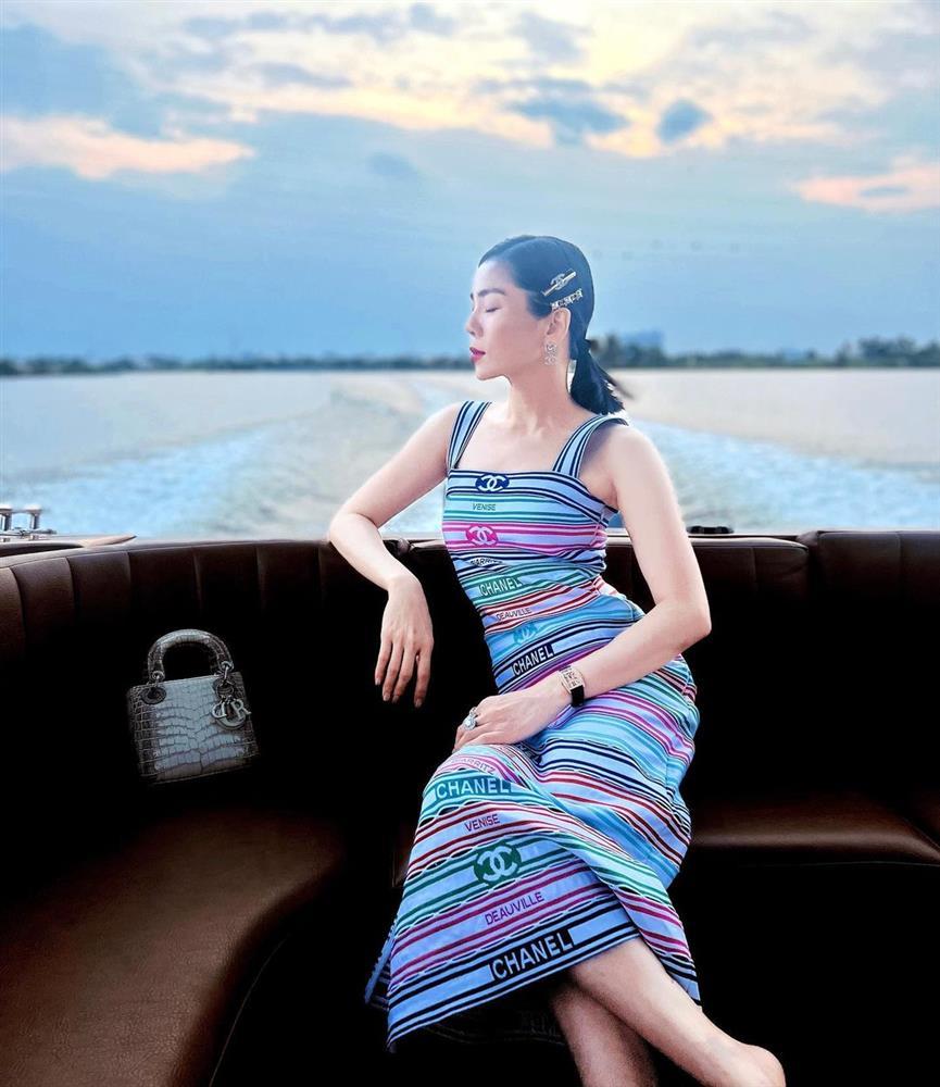 Lệ Quyên đụng hàng từ sao Hàn đến Việt, thua cả Phượng Chanel-3