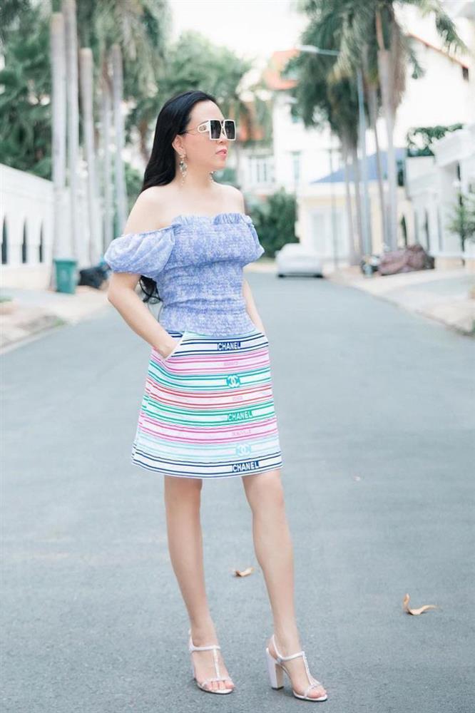 Lệ Quyên đụng hàng từ sao Hàn đến Việt, thua cả Phượng Chanel-9