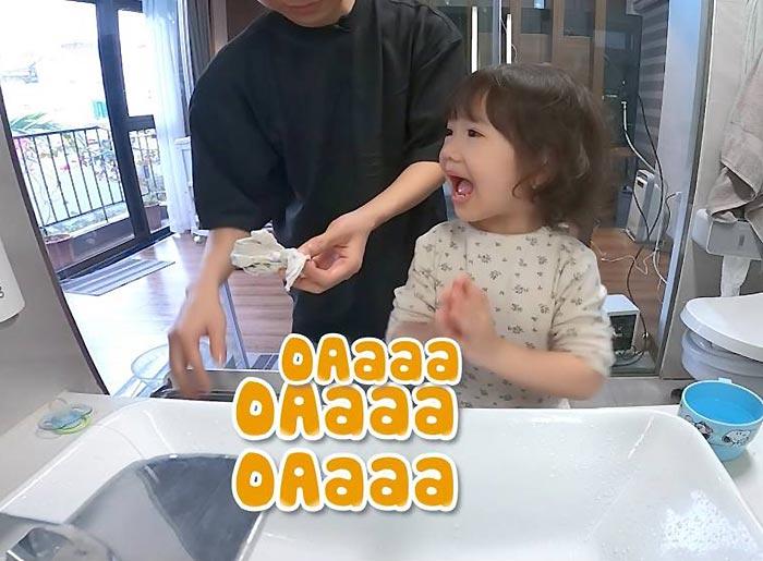 4 ông bố bỉm sữa vật lộn khi phải chăm con thay vợ-1