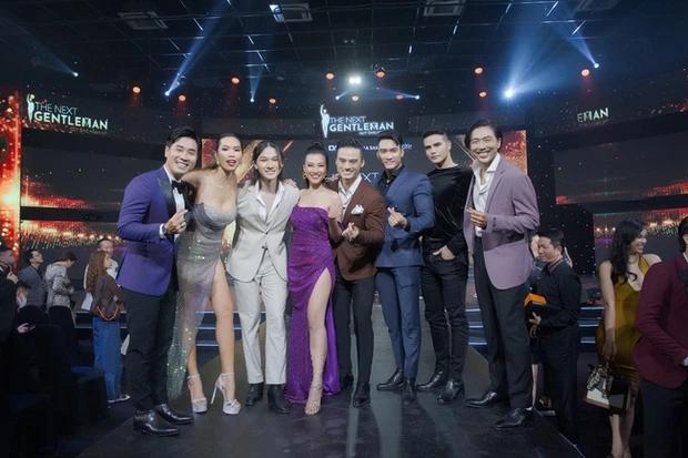 Hoàng Oanh đính chính về chồng Tây ngay tại show Hương Giang-4