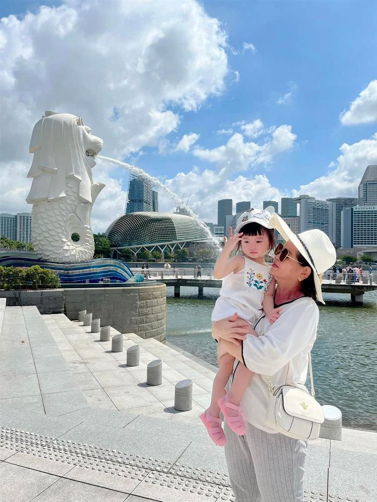 Doan Di Bang let 3 nannies travel abroad and enjoy like a giant-2