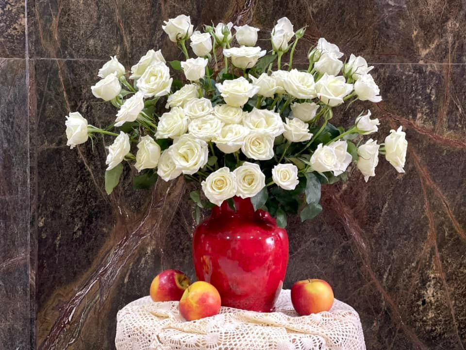 Những bình hồng rực rỡ vợ xoa dịu tâm hồn chồng khô khan-5