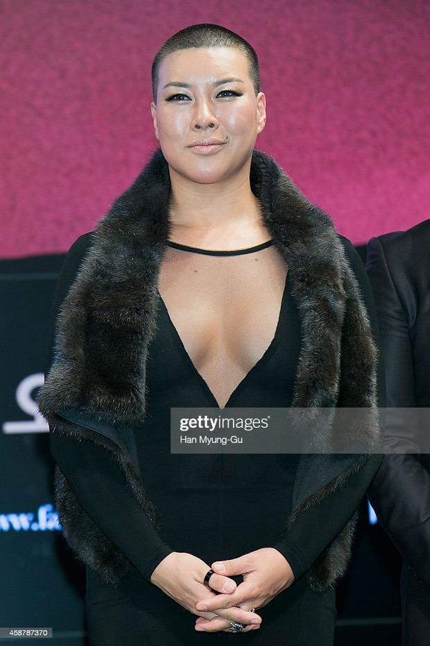 Ngoại hình cực chiến ngoài đời của mẹ nữ chính Hẹn Hò Chốn Công Sở-3