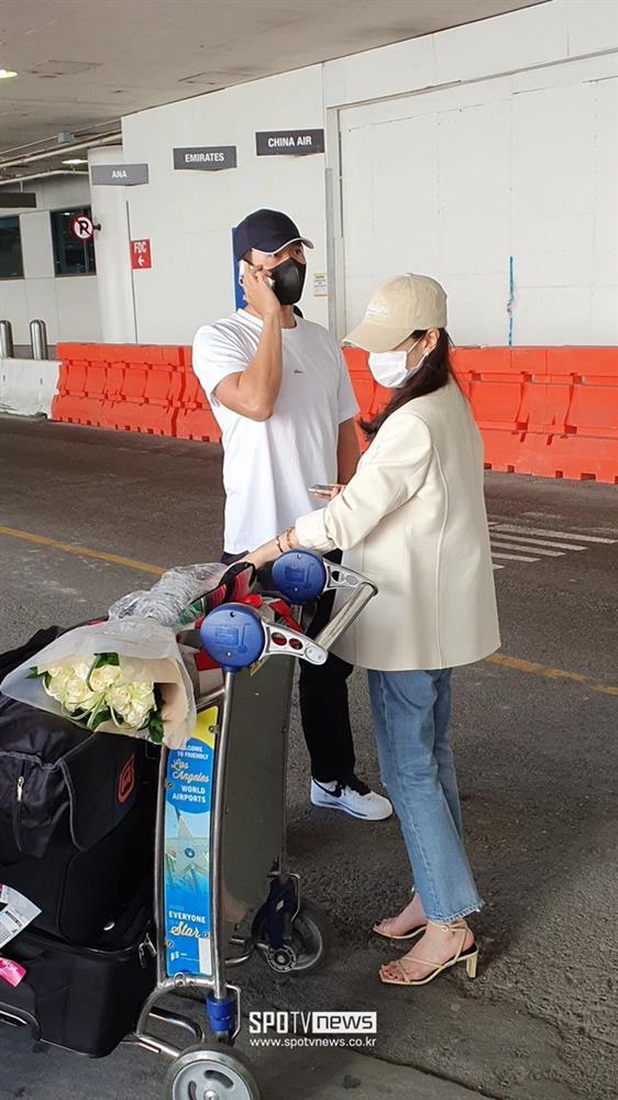 Hyun Bin - Son Ye Jin gặp sự cố ngay khi đáp xuống sân bay Mỹ-2