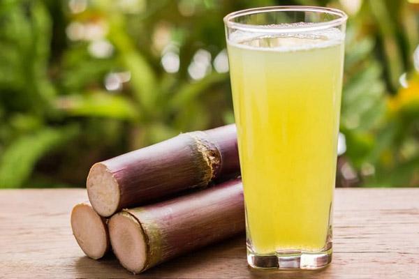 Ngã ngửa máy ép mía chạy bằng cơm ở Ấn Độ, ép xong xỉu tại chỗ!-6