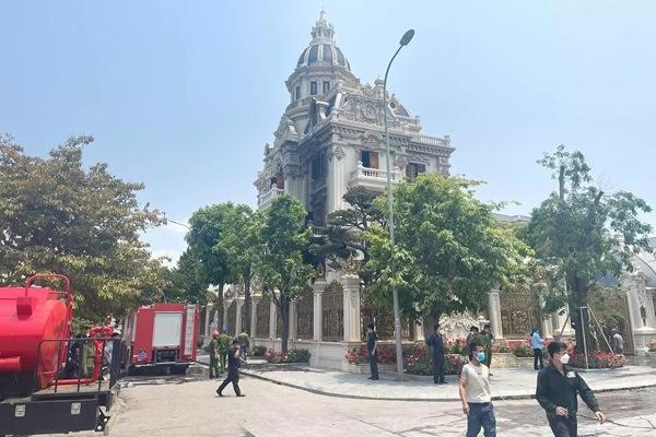 Vụ cháy biệt thự ở Quảng Ninh: Chủ nhà đã thoát ra nhưng lại chạy vào-3