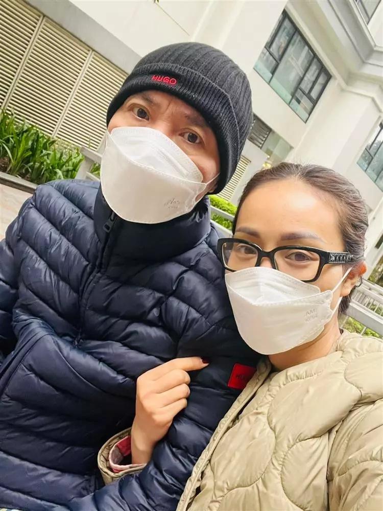 Đưa chồng vào viện, vợ ba Công Lý bị gọi là giúp việc-3