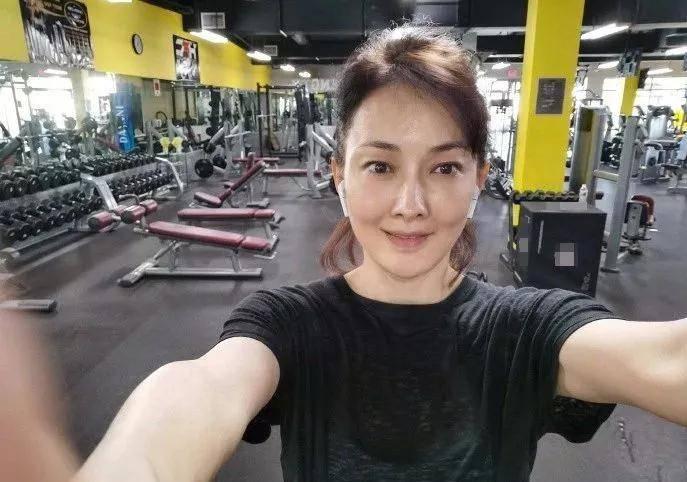 Mỹ nhân Thủy Hử 49 tuổi vẫn sở hữu body xuất sắc khó tin-4