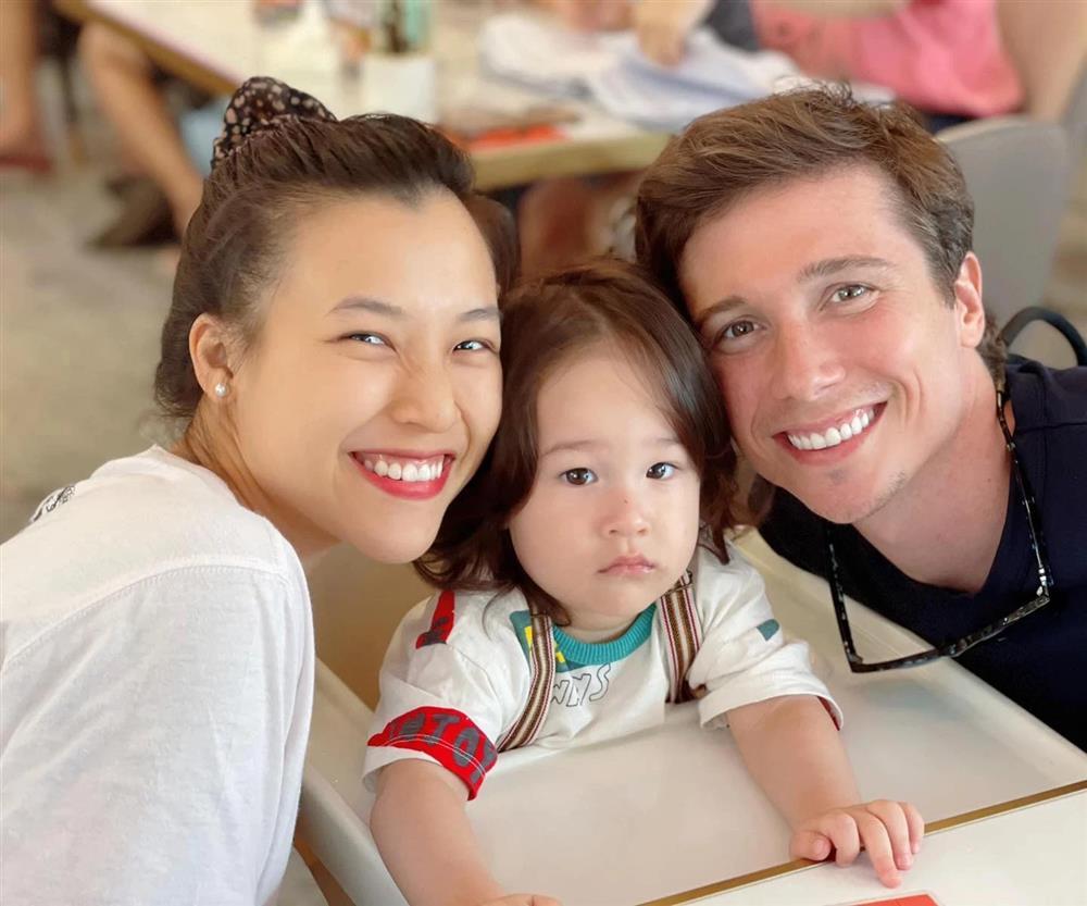 Động thái chồng Tây sau khi Hoàng Oanh xác nhận ly hôn-2