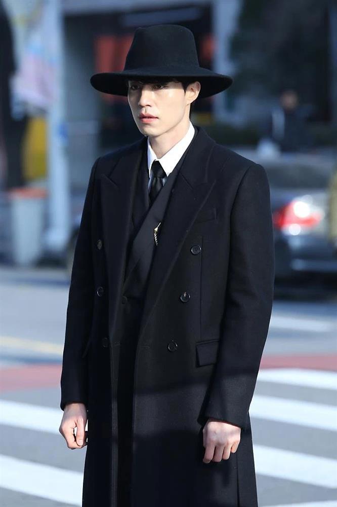 Mỹ nam Thần chết: Lee Soo Hyuk đẹp vô thực có bằng Lee Dong Wook?-3