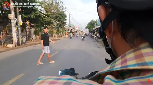 Duy Phương sau 1 tháng đổ bệnh: Không buôn bán, chân vẫn run-2