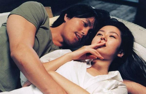 Son Ye Jin gọi một tài tử là tình cũ, giờ lại nói Hyun Bin tình đầu?-4