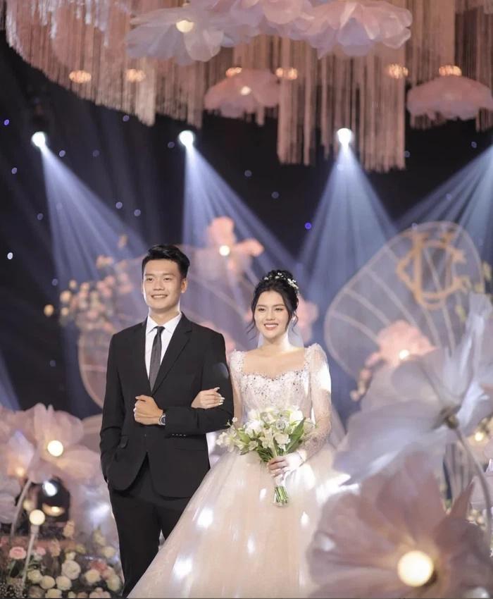 Đoàn Văn Hậu chạm trán tình cũ, thái độ ra sao?-1