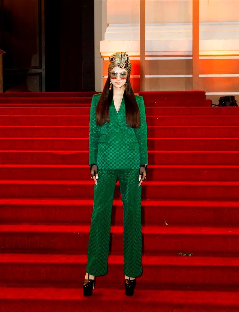 Hương Giang quá đẹp ảnh tự đăng, khác xa ảnh bị chụp-5