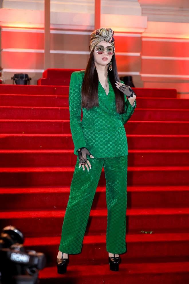 Hương Giang quá đẹp ảnh tự đăng, khác xa ảnh bị chụp-6