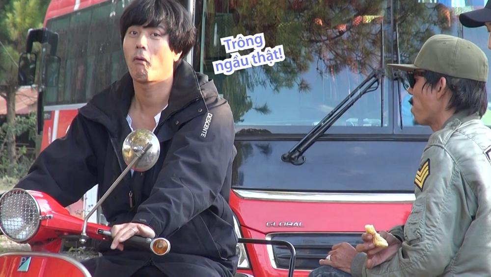 Tài tử Giày Thủy Tinh chật vật tập lái xe máy khi đóng phim ở Việt Nam-2