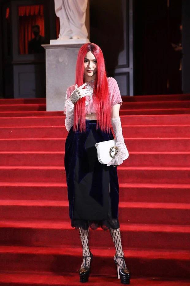 Lan Khuê lạ lẫm với tóc đỏ, bị chỉ trích vì cái thái độ-2