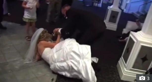 Chú rể gây sốc trong đám cưới khiến cô dâu ngã đến chảy máu đầu-2