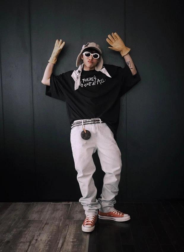 Sơn Tùng lần đầu bán hàng online: Áo 600k nhưng THỦNG nách?-11