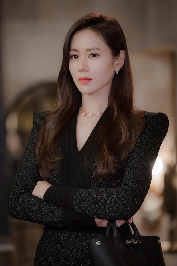 Hậu kết hôn, Son Ye Jin ở nhà để Hyun Bin đóng phim mới-3