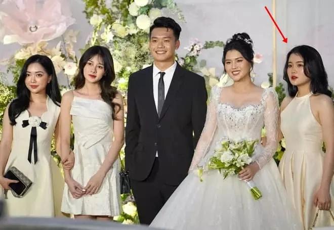 Không chỉ như người dưng, Văn Hậu và bồ cũ còn quay lưng khi giáp mặt-5