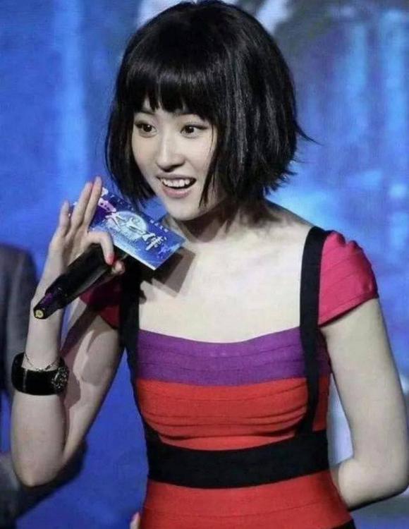 Lưu Diệc Phi với tóc ngắn mới thấy quá khác so với bây giờ-3