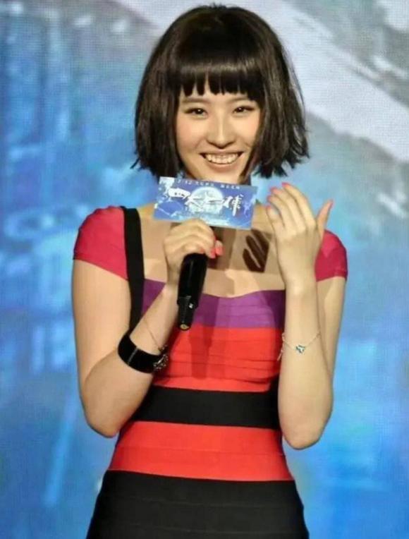 Lưu Diệc Phi với tóc ngắn mới thấy quá khác so với bây giờ-4