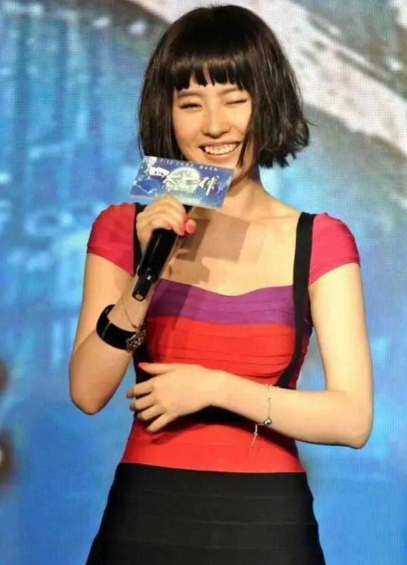 Lưu Diệc Phi với tóc ngắn mới thấy quá khác so với bây giờ-5