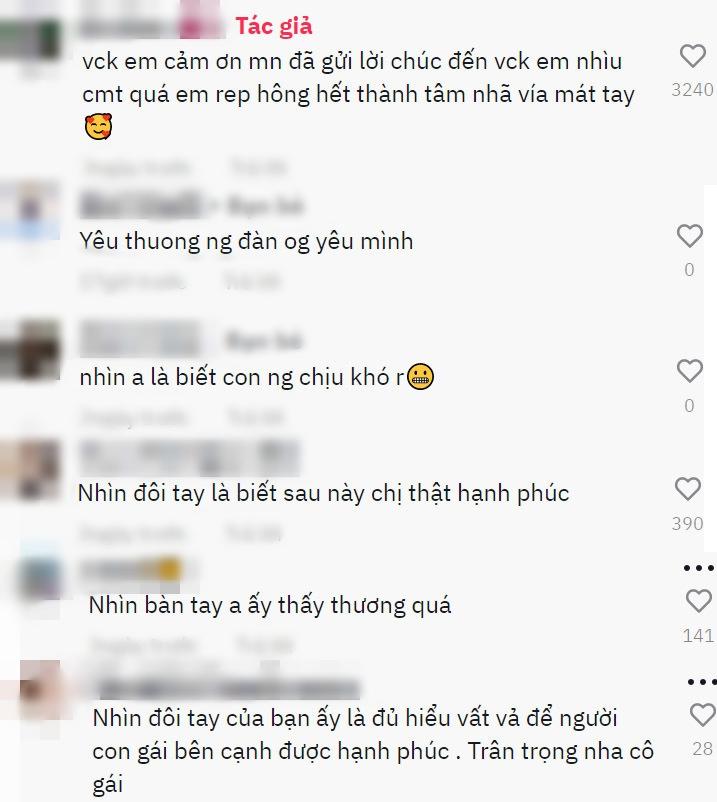 Chồng mua lắc vàng tặng vợ bằng đôi tay nhìn muốn rơi nước mắt-4