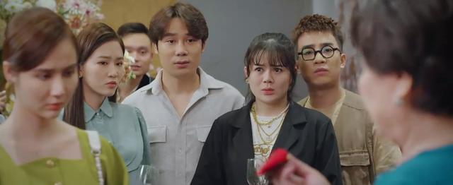 Thương Ngày Nắng Về: Khóc sưng mắt với diễn xuất của 2 mẹ con-2